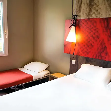 Ibis Caen Porte De Bretagne Hotel 3*