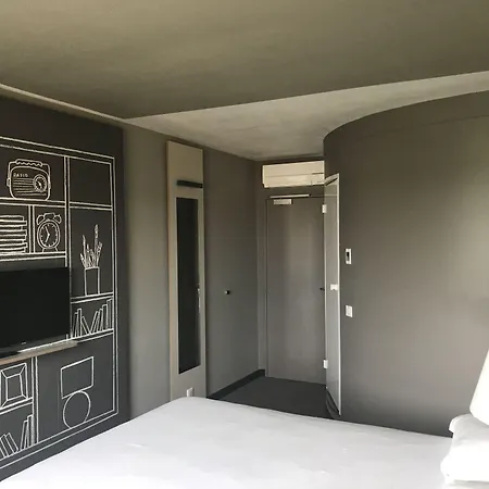 Ibis Caen Porte De Bretagne 3*
