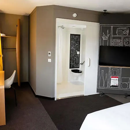 Ibis Caen Porte De Bretagne Otel Bretteville-sur-Odon
