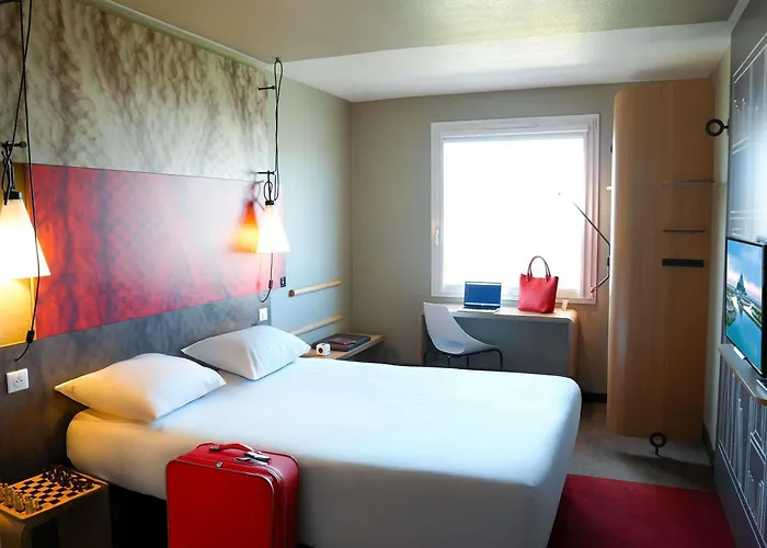 Ibis Caen Porte De Bretagne Otel